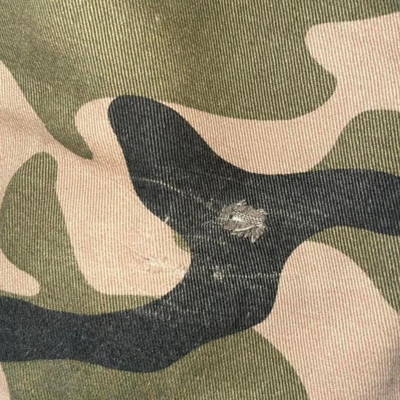 Vintage Y2K Refuel Camo Shorts Slightly Distressed Mens Size 42 - Picture 4 of 4